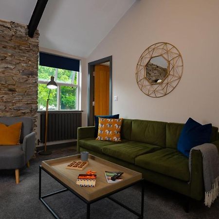 Spacious - Contemporary 2Br Apartment - Central Ambleside - Parking Экстерьер фото