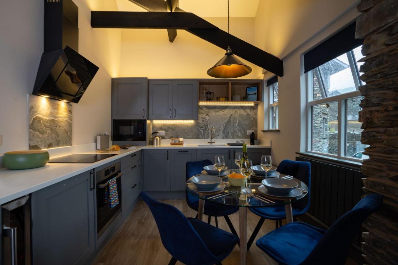 Spacious - Contemporary 2Br Apartment - Central Ambleside - Parking Экстерьер фото
