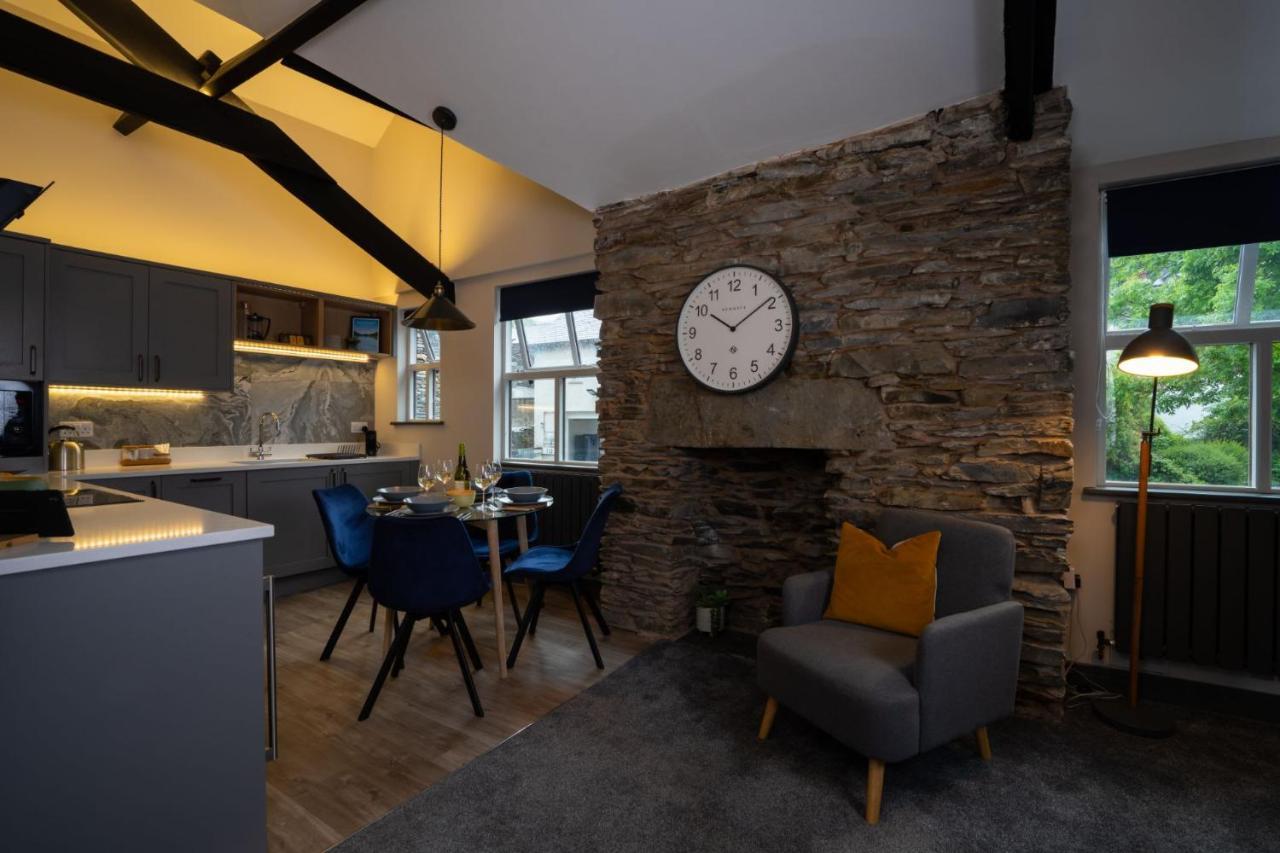 Spacious - Contemporary 2Br Apartment - Central Ambleside - Parking Экстерьер фото