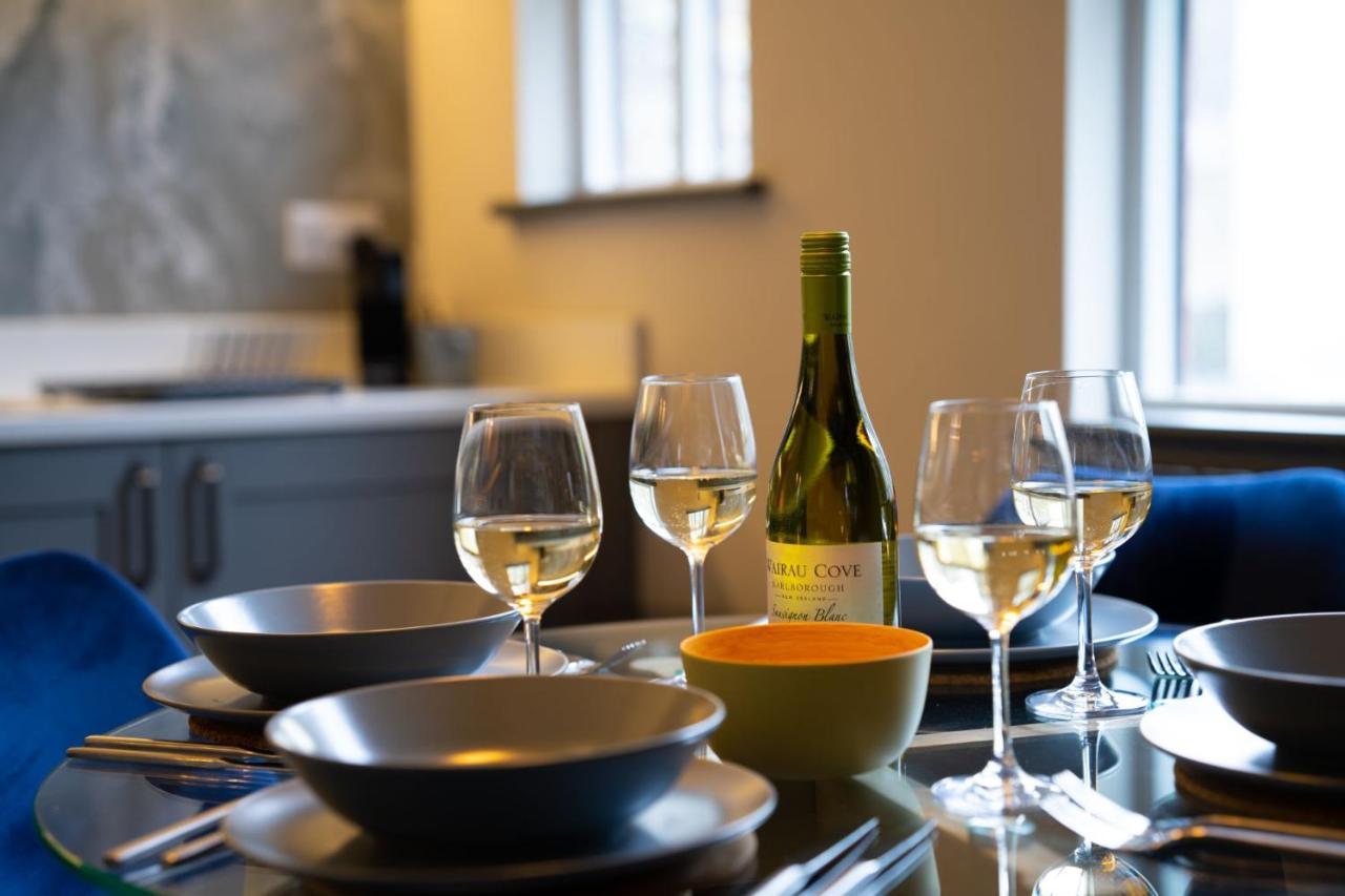 Spacious - Contemporary 2Br Apartment - Central Ambleside - Parking Экстерьер фото